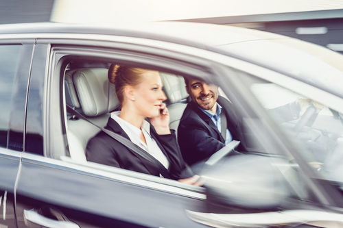 網(wǎng)上招聘商務(wù)私人司機陪客人逛街是真的么